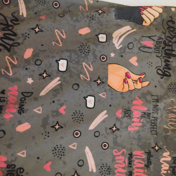 Nail lover grey and pink leggings 2xl - Picture 6 of 6